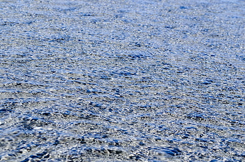 Wasser, Element, Hintergrund, Muster, Tapete, frisch, nass, Vollbild, Hintergründe, keine Leute, Tag, Natur, Blau, Ruhe, draußen, Schönheit in der Natur, Szenen - Natur, High Angle View, Land, texturiert, Meer, Bewegung, gewellt, Reinheit, fließendes Wasser, 1080P, CC0, gemeinfrei, lizenzfrei
