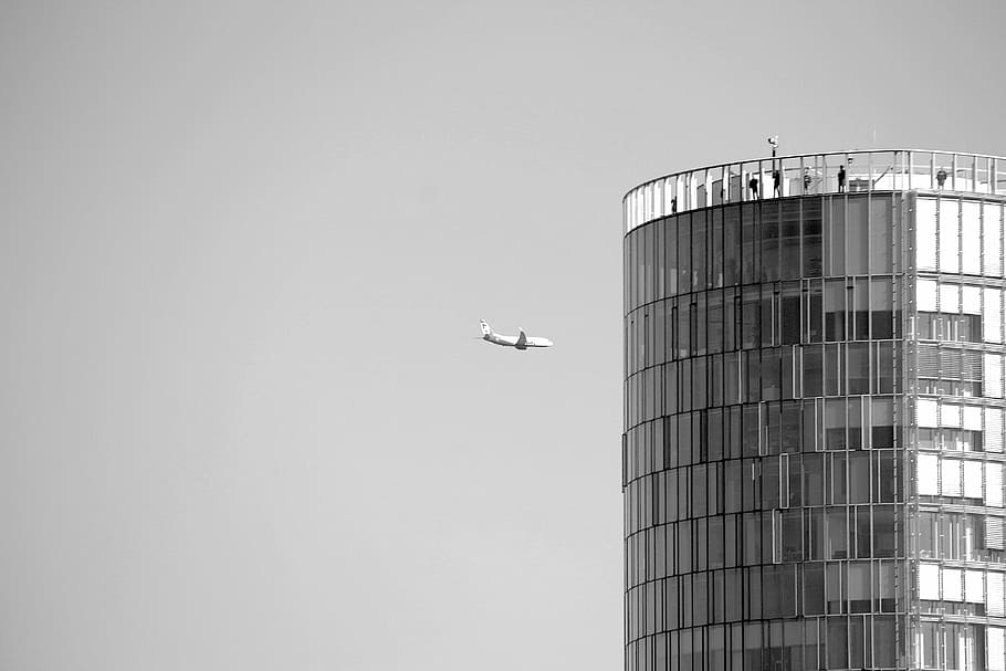 Colònia, torre, avions, finestra, vidre, Colònia, torre, finestra, vidre, cel, dom, estructures, Rin, Alemanya, edifici, arquitectura, arquitectura moderna, edifici kölner, ciutat, còpia espai, estructura construïda, exterior de l'edifici, cap gent, indústria, volant, vehicle aeri, transport, avió, manera de transport, vista d’angle baix, cel clar, naturalesa, a l'aire, dia, viatjar, a l'aire lliure, exterior d’edifici d’oficines, indústria aeroespacial, 5K