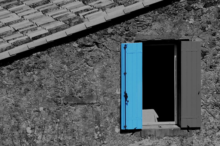 okno, podokně, fasáda, stavba, nástěnný prvek, architektura, den, nikdo, exteriér budovy, modrý, venku, otevřeno, slunečního světla, budova, Příroda, zeď, dveře, vchod, bezpečnostní, Dům, Zavřeno, starý, 2K