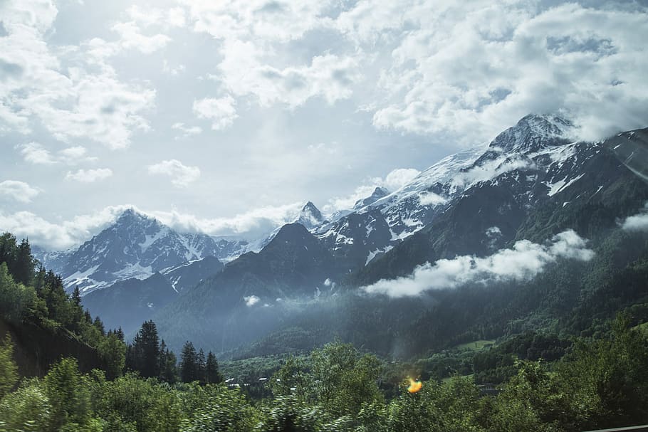 bosc, Alps de muntanya, llunyà, neu, cobert, muntanya, núvol, Serra, arbre, naturalesa, cel, bellesa, senderisme, a l'aire lliure, terra, paisatge, chamonix, gel, iceberg, escenics - natura, bellesa a la natura, núvol - cel, planta, medi ambient, temperatura de fred, hivern, tranquil·litat, cap gent, escena tranquil·la, muntanya nevada, cim de muntanya, pi, arbre de coníferes, 5K