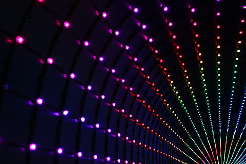 multicolore, LED, lumière, numérique, fond d'écran, des rayures, des rayons, lumières, Couleur, étoiles, briller, séries, néon, lignes, reflets, leds, réseau, flash, tube, infini, chemin, multi couleur, illuminé, nuit, matériel d'éclairage, modèle, personne, abstrait, rouge, dans une rangée, arrière-plans, La technologie, à l'intérieur, boîte de nuit, vie nocturne, plein cadre, embrasé, décoration, lumière - phénomène naturel, couleur rose, 5K, CC0, domaine public, libre de droits