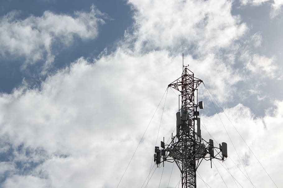 Torre, antenna, cellulare, cellula, mobile, comunicazioni, struttura, cielo, nuvole, connettività, nuvola - cielo, Inquadratura dal basso, giorno, all'aperto, tecnologia, comunicazione, struttura costruita, architettura, connessione, alto - alto, natura, nessuno, antenna - aerea, comunicazioni globali, elettricità, emittente, metallo, Alimentazione elettrica, materiale elettrico, 5K