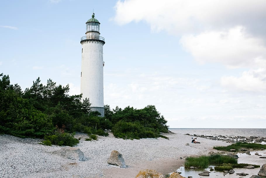 bílý, maják, tělo, voda, pobřeží, den, oceán, pláž, písek, kámen, Skála, nebe, Příroda, strom, getland, faro, faro marítimo, vedení, věž, stavba, moře, exteriér budovy, architektura, přistát, rostlina, bezpečnostní, budova, ochrana, bezpečnost, nikdo, horizont nad vodou, venku, 4K