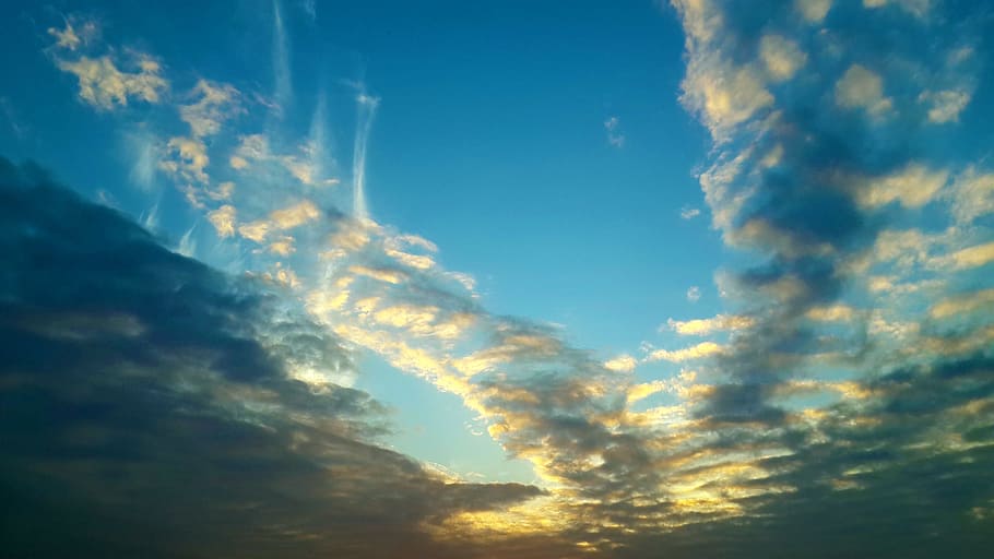 auringonlasku, sinitaivas, taivas, monivärinen pilvi, palavat pilvet, siluetti, pilvi, luonto, sininen, sää, pilvi - taivas, ulkona, kesä, cloudscape, scenics, auringonvalo, päivä, taustat, ilma, kauneus luonnossa, aurinko, kevyt - luonnollinen ilmiö, stratosfääri, ei ihmisiä, maisemat - luonto, dramaattinen taivas, idyllinen, tyyneys, rauhallinen kohtaus, elävä väri, auringonsäde, ympäristö, abstrakti, tuuli, abstrakti tausta, kirkas, 4K