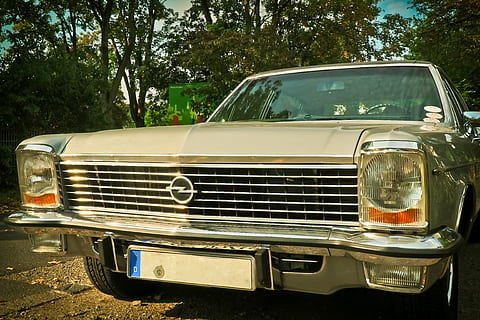 auto, opel, PKW, oldtimer, passagerbiler, nostalgi, metallisk, køretøjer, tør, opel diplomat, limousine, automotive, foran, krom, klassisk, elegant, gammel, samlerobjekt, nostalgisk, opretholdes, gammel bil, køre, spotlight, udsigt, smuk, retro, hyggelig, årgang, kapacitet, bil, retro stylet, gammeldags, antik, land køretøj, transportmidler, forældet, vintage bil, motor køretøj, transportform, træ, forlygte, plante, ingen mennesker, natur, stationær, dag, metal, udendørs, by, forladt, 4K, CC0, offentligt domæne, royaltyfrie