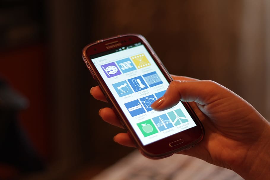 osoba, použitím, Černá, samsung android chytrý telefon, chytrý telefon, Dotyková obrazovka, sdělení, obrazovka, aplikací, android os, přístroj, technologie, ruka, bezdrátové technologie, lidské ruky, spojení, přenosné informační zařízení, hospodářství, část lidského těla, jedna osoba, mobilní telefon, mobilní aplikace, detail, telefon, dospělý, Internet, prst, globální komunikace, 5K