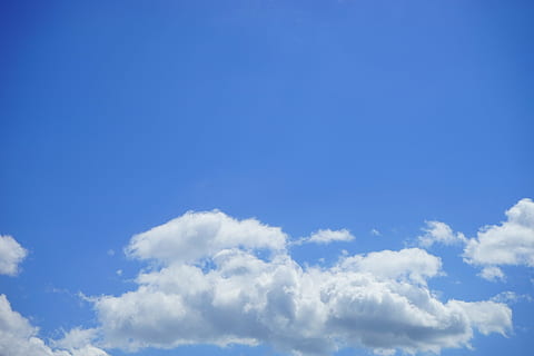 zomerwolken, hemel, wolken, wit, blauw, zomerdag, wolk - lucht, atmosfeer, cloudscape, wind, scenics - natuur, achtergronden, kopie ruimte, witte kleur, natuur, pluizig, schoonheid in de natuur, zonlicht, geen mensen, bewolking, dramatische hemel, panoramisch, buitenshuis, meteorologie, levendige kleuren, vrijheid, klimaat, schoon, abstract, helder, 5K, CC0, publiek domein, royaltyvrij