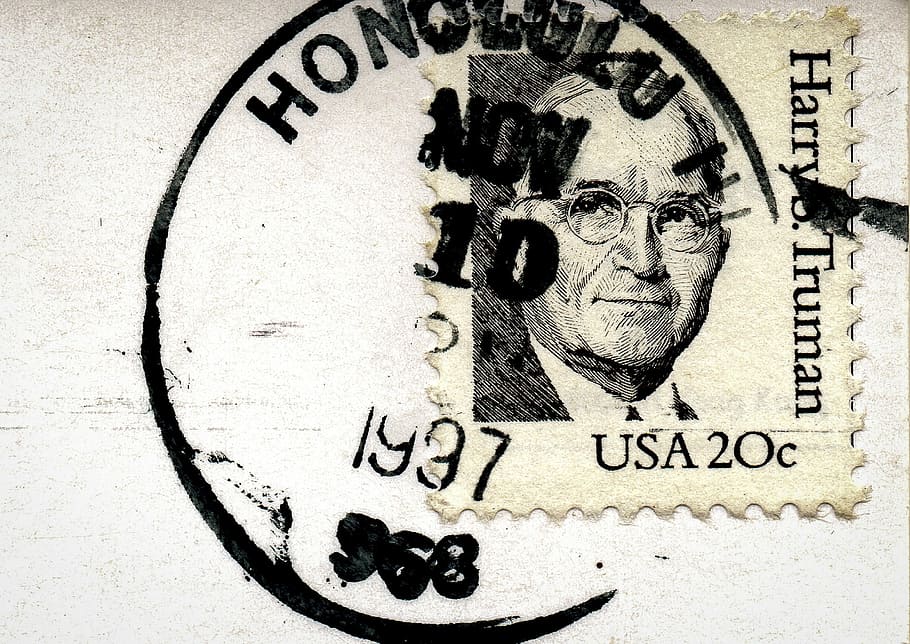 EUA, 20, c, franqueig, segell, postal, segell de correus, 1997, harry truman, honolulu, de novembre, tinta, sobre, viatjar, carta, publicació, correu electrònic, destinació, paper, símbol, una persona, retrat, fons blanc, un sol home, primer pla, adult, gent, només adults, només homes, dia, text, comunicació, representació humana, guió occidental, representació, cap gent, nombre, art i artesania, creativitat, funció de construcció de parets, semblança masculina, marc complet, color negre, graffiti, paret, detall, mural, 1080P