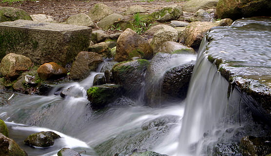 vandfald, vand, kilde, kilde, stream, vand, kilde, strøm, stenene, flod, torrent, bæken, grøn, bæk, træ, landskab, turisme, fugtighed, svømme, våd, naturens skønhed, bevægelse, lang eksponering, flydende vand, scenics - natur, klippe, skønhed i naturen, rock-objekt, solid, natur, ingen mennesker, Skov, sløret bevægelse, jord, flyder, plante, hastighed, udendørs, strøm - rindende vand, magt i naturen, 5K, CC0, offentligt domæne, royaltyfrie
