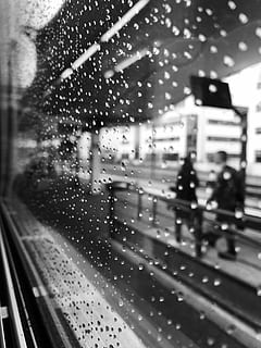 banchine, stazione, le mans, banchine, stazione, defocused, strada, scena urbana, mezzi di trasporto, traffico, astratto, vita di città, città, movimento sfocato, auto, sfondi, notte, pioggia, finestra, bagnato, goccia di pioggia, far cadere, modo di trasporto, vetro - materiale, trasparente, veicolo terrestre, acqua, trasporto pubblico, viaggio, interno del veicolo, trasporto ferroviario, veicolo a motore, treno, in casa, stagione piovosa, nessuno, bicchiere, 4K, CC0, dominio pubblico, privo di copyright