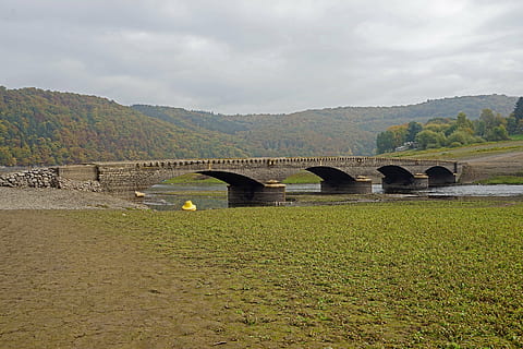 edersee, low tide, hayden bridge, basic, lake, water, architecture, bridge, sky, bridge - man made structure, mountain, built structure, scenics - nature, connection, nature, no people, cloud - sky, tranquility, plant, tranquil scene, landscape, beauty in nature, environment, river, mountain range, outdoors, arch bridge, 5K, CC0, public domain, royalty free