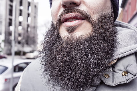 fechadas, fotografia, barba de homem, barba, cabelo, Jaqueta, face, cara, homem, pêlos faciais, uma pessoa, homens, fechar-se, adulto, retrato, roupas, parte do corpo, estilos de vida, parte do corpo humano, bigode, inverno, adulto jovem, Tiros na Cabeça, homens jovens, cidade, roupas quentes, rosto humano, cachecol, problemas sociais, 5K, CC0, domínio público, royalty free