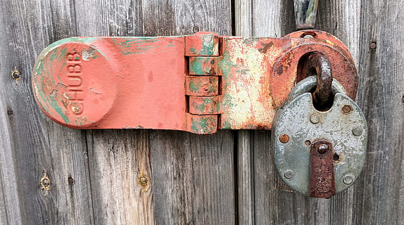 serratura, fermaglio, arrugginito, cancello, Vintage ▾, porta, di legno, ruggine, Entrata, metallo, architettura, maniglia, intemperie, legno - materiale, vecchio, avvicinamento, nessuno, giorno, declino, corri giù, danneggiato, deterioramento, abbandonato, obsoleto, sicurezza, protezione, cerniera, all'aperto, chiavistello, 2K, CC0, dominio pubblico, privo di copyright