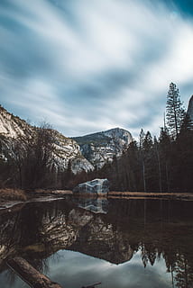 fotografia speculare, montagna, alberi, bianca, blu, cieli, riflessione specchio d'acqua, nuvole, lago, riflessione, albero, cielo, acqua, nuvola - cielo, scenics - natura, scena tranquilla, bellezza nella natura, la tranquillità, pianta, natura, scena non urbana, giorno, nessuno, inverno, catena montuosa, all'aperto, montagna innevata, 5K, CC0, dominio pubblico, privo di copyright