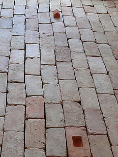 Patch, Zuhause, Steine, Spuren, Gebäude, Vollbild, Muster, Hintergründe, Fußweg, High Angle View, Tag, keine Leute, Stein, Straße, stein material, Wiederholung, texturiert, Pflasterstein, draußen, solide, Kopfsteinpflaster, Design, Stadt, Natur, in einer Reihe, 1080P, CC0, gemeinfrei, lizenzfrei
