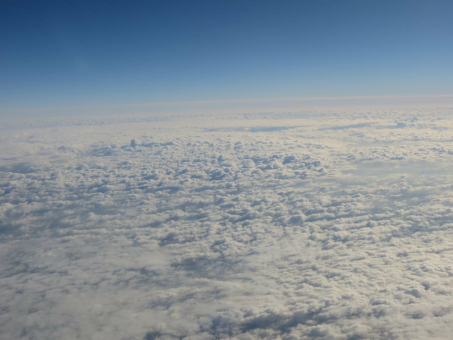 skyer, ovenfra, hvid, udsigt, himmel, sky - himmel, skønhed i naturen, luftfoto, scenics - natur, ingen mennesker, blå, ro, natur, cloudscape, rolig scene, miljø, dag, hvid farve, fluffy, uendelighed, idyllisk, udendørs, blødhed, meteorologi, over, 4K