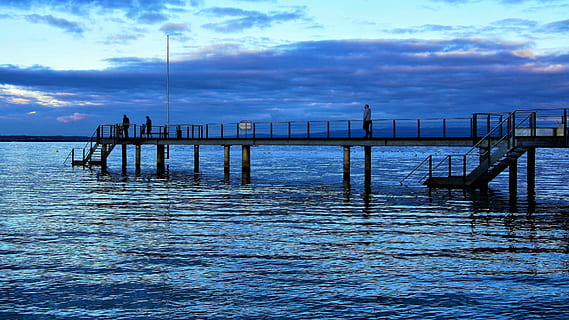 sø, Bodensee, strand, vandoverflade, molen, blå, aften, Schweiz, afstandsstykket, vand, himmel, sky - himmel, hav, mole, skønhed i naturen, arkitektur, havnefronten, scenics - natur, bygget struktur, ro, natur, rolig scene, træ - materiale, stolpe, ingen mennesker, udendørs, transportmidler, dag, træ post, 2K, CC0, offentligt domæne, royaltyfrie