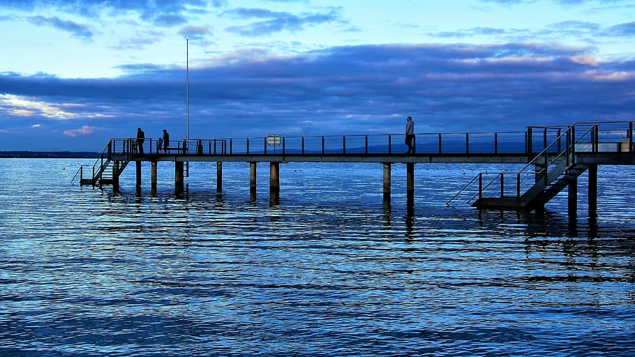 llac, bodensee, platja, superfície de l'aigua, el moll, blau, tarda, suïssa, spacer, aigua, cel, núvol - cel, mar, moll, bellesa a la natura, arquitectura, davant del mar, escenics - natura, estructura construïda, tranquil·litat, naturalesa, escena tranquil·la, material de fusta, publicació, cap gent, a l'aire lliure, transport, dia, post de fusta, 2K