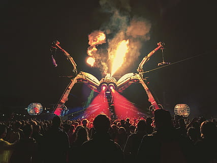 setkání lidí, etapa, skupina, lidé, sledování, událost, dav, show, oheň, kouř, skupina lidí, velká skupina lidí, skutečných lidí, umělecká kultura a zábava, zážitek, svítí, noc, oslava, muži, výkon, publikum, hudba, životního stylu, volnočasové aktivity, dospělý, ženy, pohyb, světlo, vzrušení, ohňostroj, venku, noční život, festival, hudební festival, divák, 2K