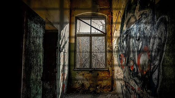 alt, verlassen, Fenster, Dunkelheit, Lichteinfall, die Architektur, obsolet, gebaute Struktur, heruntergewirtschaftet, beschädigt, verwittert, Gebäude, drinnen, schlechter Zustand, Verschlechterung, Ablehnen, keine Leute, Wandbau - Funktion, Tag, Haus, Geschichte, ruiniert, unordentlich, schmutzig, 5K, CC0, gemeinfrei, lizenzfrei