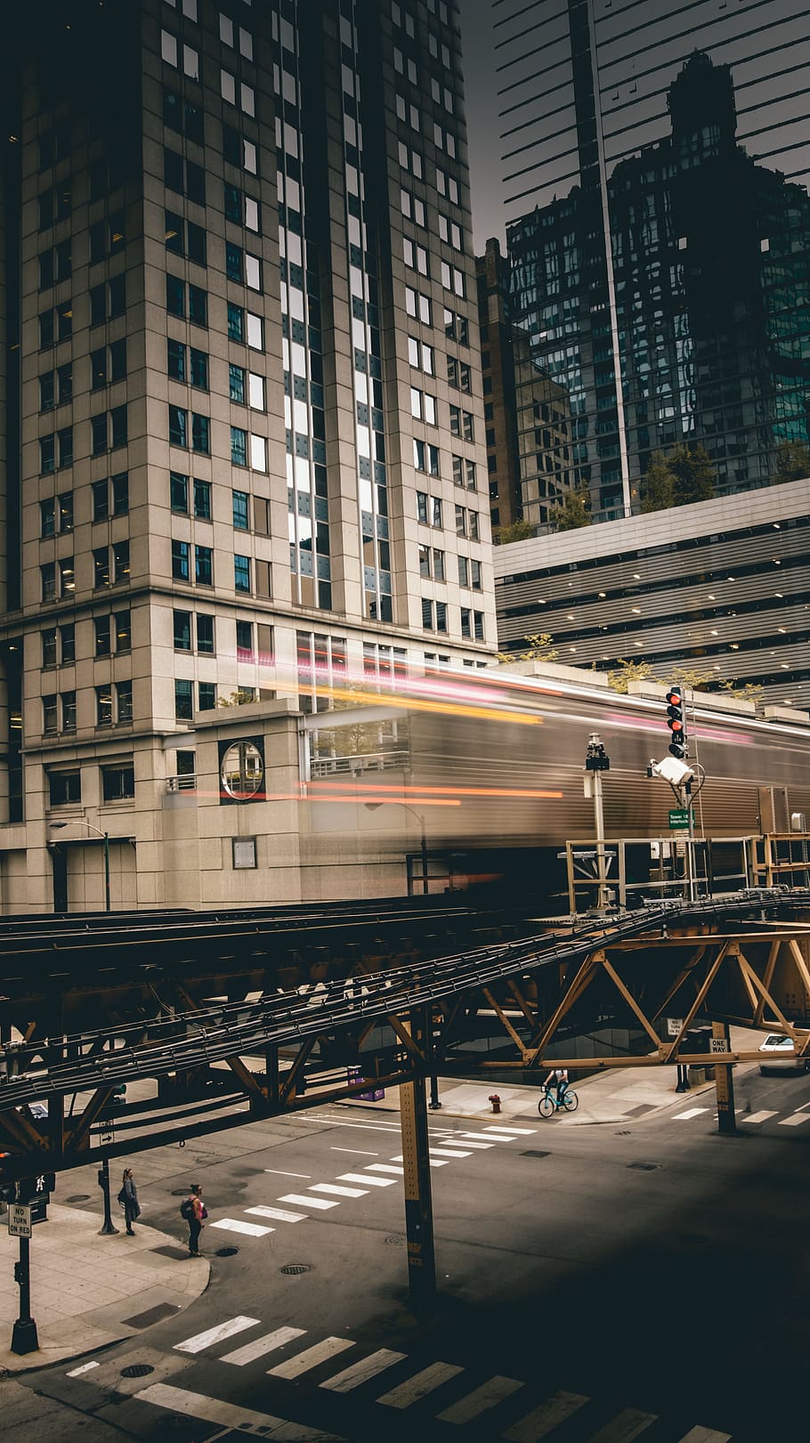 temps, caduc, foto, tren, carretera, fotografia de timelapse, el pas, edificis, lapse de temps, ruta, durant el dia, escena urbana, transport, trànsit, carrer, nit, ciutat, vida de ciutat, viatjar, arquitectura, hong kong, mode de transport, paisatge urbà, estructura construïda, districte del centre de la ciutat, cotxe, moviment borrós, hora punta, exterior de l'edifici, transport públic, tren - vehicle, manera de transport, signe, edifici, vehicle terrestre, símbol, marcatge de carreteres, a l'aire lliure, moviment, dia, vista d’angle alt, automòbil, cap gent, pont - estructura feta per l'home, exterior d’edifici d’oficines, 5K