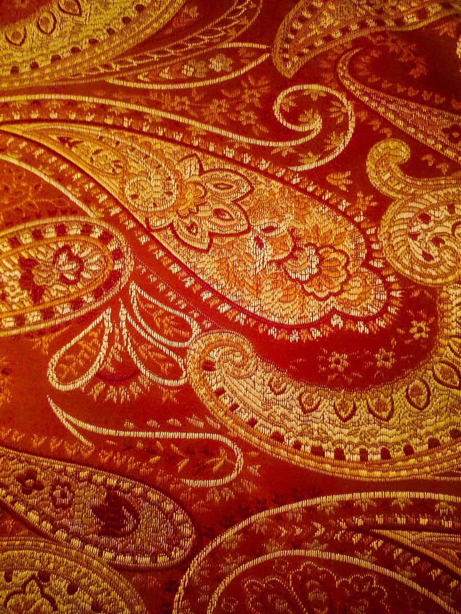 vermell, marró, floral, tèxtil, textura, teixit, patró, fons, sense costures, brillant, tèxtils, disseny, decoratiu, bonic, daurat, groc, flors, casa, resum, ornamentat, decoració, motiu floral, elegància, cultures, marc complet, cap gent, art i artesania, artesania, primer pla, a l'interior, creativitat, color taronja, brodats, riquesa, luxe, 5K