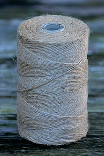 corda, cordão, gravando, fechar-se, focar em primeiro plano, ninguém, dia, madeira - material, ao ar livre, ainda vida, texturizado, natureza, carretel, enrolado, padronizar, metal, único objeto, indústria, fio, conexão, postar, detalhe, aço, 4K, CC0, domínio público, royalty free