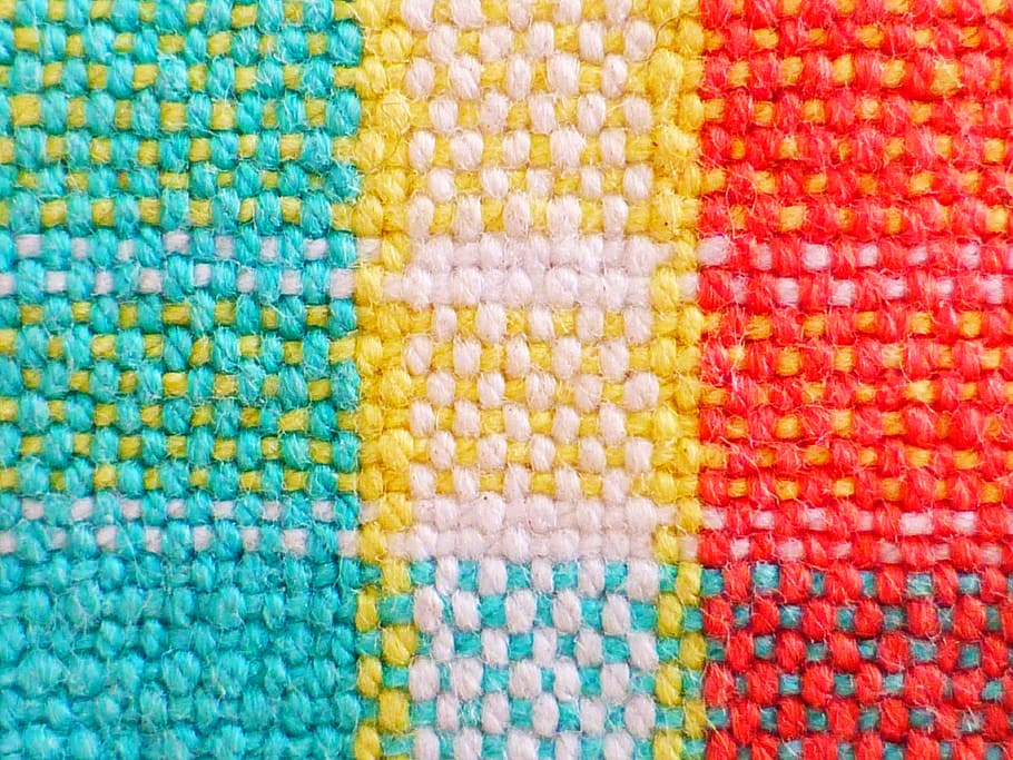 verd blavós, groc, blanc, vermell, de punt, catifa, drap, teixit, patró, color, estructura, colorit, multicolor, fons, marc complet, primer pla, textura, tèxtil, llana, cap gent, art i artesania, roba, artesania, indústria tèxtil, material, fil, color taronja, a l'interior, primer pla extrem, roba calenta, 4K