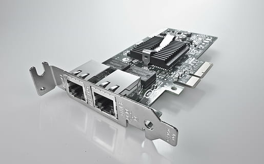 svart lan kort, nettverkskort, komponent, krets, chip, datamaskin, stigerbrett, pc, elektrisk, borde, databehandling, tilkoblinger, elektroteknikk, linje, teknologi, prosessor, elektronikk, datamaskin del, studio skudd, elektronikkindustrien, data utstyr, kretskort, databrikke, utstyr, innendørs, industri, ingen folk, hvit bakgrunn, forbindelse, maskineri, nærbilde, hovedkort, høy vinkel visning, kompleksitet, virksomhet, elektrisk utstyr, 5K, CC0, offentlig domene, opphavsrett gratis