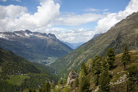 montagne, valle, Austria, paesaggio, alpino, la neve, nuvole, prospettiva, idillio, vista distante, montagna, nuvola - cielo, scenics - natura, bellezza nella natura, cielo, catena montuosa, ambiente, scena tranquilla, pianta, natura, albero, la tranquillità, scena non urbana, nessuno, idilliaco, terra, a distanza, giorno, all'aperto, albero di conifere, Pino, picco di montagna, bosco di pini, 1080P, CC0, dominio pubblico, privo di copyright