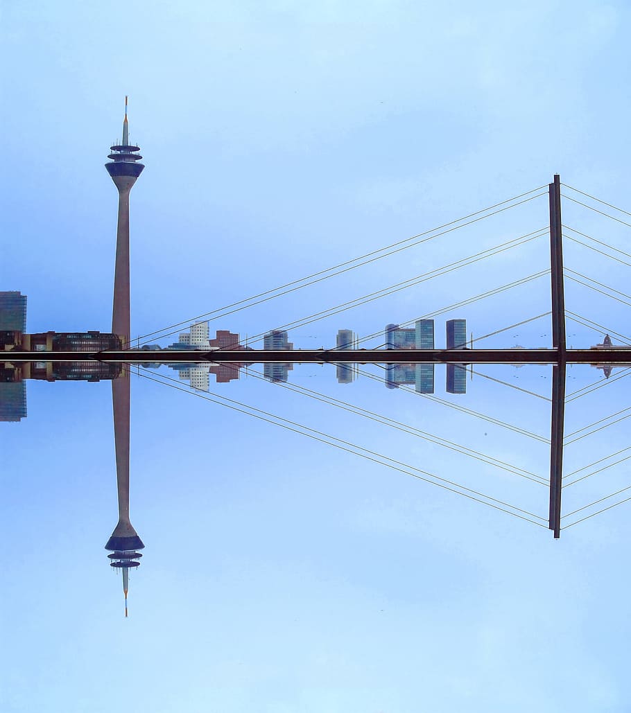 ciutat, referència, horitzó, edifici, #behringer, arquitectura, pont, vista sobre la ciutat, connexió, la llum del dia, düsseldorf, famós, Alemanya, alt, línia, minimalista, duplicació, a l'aire lliure, panorama, pol, acer, tecnologia, torre, torre de transmissió, viatjar, torre de televisió, urbà, cable, cel, aigua, estructura construïda, naturalesa, reflexió, cap gent, dia, alta - alta, blau, davant del mar, exterior de l'edifici, destinacions de viatge, cel clar, electricitat, fletxa, Font d'alimentació, 2K