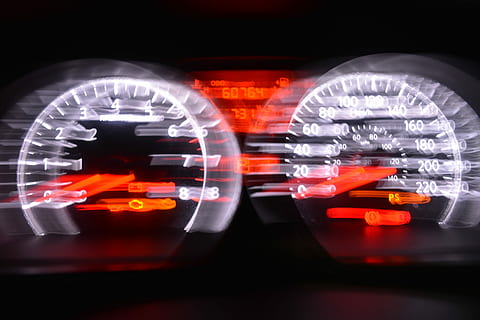 tachometras, greitis, persikėlė, raudona, ryšį, nėra žmonių, šviečia, juodas fonas, futuristinis, studija, patalpose, Iš arti, technologijos, mokslas, švyti, transportavimas, judėjimas, švietimas, figūra, trimatis, dizainas, skaidrus, kelionė, verslą, transporto būdas, 5K, CC0, Viešasis domenas, nemokamai