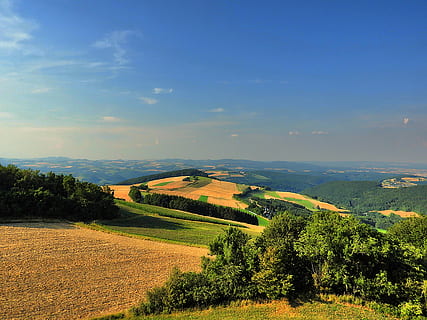 outlook, landscape, distant view, view, hill, nature, rural Scene, agriculture, italy, europe, tuscany, field, tree, farm, summer, italian Culture, outdoors, landscaped, sky, land, scenics, meadow, green Color, mountain, plant, environment, scenics - nature, tranquil scene, tranquility, beauty in nature, no people, cloud - sky, day, growth, sunlight, rolling landscape, 4K, CC0, public domain, royalty free