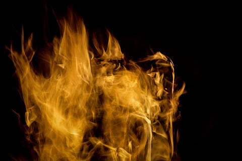 brand, staart, heiss, verwoesting, explosie, Armageddon, kracht van de natuur, ontsteken, licht, stralen, brandend, vuur - natuurverschijnsel, zwarte achtergrond, vlam, warmte - temperatuur, beweging, abstract, exploderende, hel, zwarte kleur, natuur, waarschuwingsbord, teken, achtergronden, ontbrandt, geen mensen, uitknippen, wazig beweging, communicatie, vreugdevuur, getextureerd effect, abstracte achtergronden, 5K, CC0, publiek domein, royaltyvrij