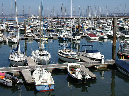 yat Limanı, brixham, devon, deniz, tekneler, gemiler, yatlar, iskele, yansıma, Su, Liman, İngiltere, uk, deniz gemi, taşımacılık, ulaşım modu, demirli, yelkenli, direk, kutup, gün, doğa, insansız, bolluk, gökyüzü, yan yana, üst üste, liman bölgesi, yat, balıkçı teknesi, ahşap tabela, 1080P, CC0, kamu malı, telif ücretsiz