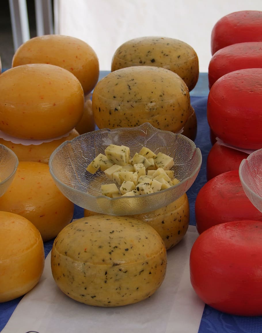 formaggio, formaggio alle erbe, degustazione, campione, mercato, cordiale, cibo, provare, verdura, freschezza, cibo e bevande, mangiare sano, benessere, natura morta, nessuno, frutta, vista dall'alto, in casa, avvicinamento, scelta, ciotola, grande gruppo di oggetti, variazione, Banana, cibo crudo, in vendita, giallo, 2K