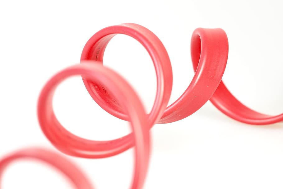 cable de telèfon vermell, resum, cable, primer pla, maquinari, línia, macro, fons blanc, vermell, tir de l'estudi, tallar, cap gent, a l'interior, retorçat, color rosa, forma, primer pla extrem, sol objecte, textura, espiral, forma geomètrica, Color blanc, corba, enfocament selectiu, cercle, dia de Sant Valentí: vacances, 4K