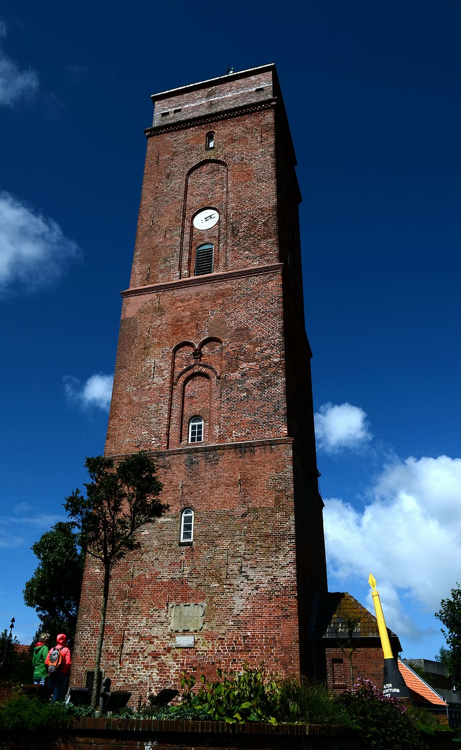 far, antic far, borkum, Daymark, Enviament, torre, arquitectura, Església, estructura construïda, exterior de l'edifici, cel, vista d’angle baix, edifici, religió, lloc de culte, naturalesa, espiritualitat, creença, núvol - cel, cap gent, Torre del Rellotge, arbre, planta, campanar - torre, rellotge, fletxa, 4K