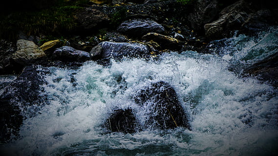 dingin, mengalir, gerakan, alam, di luar rumah, jeram, sungai, batu, guyuran, pukulan ombak, aliran, perjalanan, air, basah, keindahan di alam, batu - benda, scenics - alam, padat, tidak ada orang, hari, air mengalir, gerakan kabur, tanah, tepi laut, formasi batuan, adegan non-urban, laut, air terjun, kekuatan di alam, pemecahan, 5K, CC0, domain publik, bebas royalti