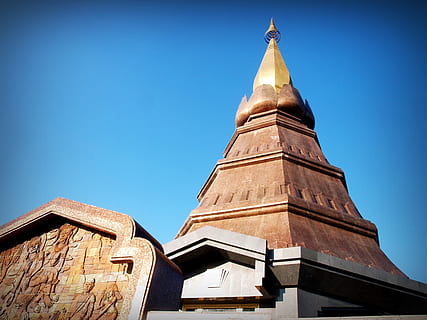 parkere, doi, Inthanon, tapet, Thailand, chiangmai, tårn, national, grøn, rejse, dag, blomst, kultur, dronning, historie, øst, gammel, traditionel, stupa, bygning, buddhisme, Asien, religiøs, turist, thai, høj, design, arkitektur, tempel, blå, bjerg, skønhed, pagode, himmel, turisme, religion, buddha, kunst, smuk, baggrund, vand, plads, natur, ferie, konstruktion, landskab, bygning udvendig, skyfri himmel, bygget struktur, tro, lav vinkel visning, sted for tilbedelse, spiritualitet, ingen mennesker, sollys, rejsemål, Spir, udendørs, ur, 2K, CC0, offentligt domæne, royaltyfrie