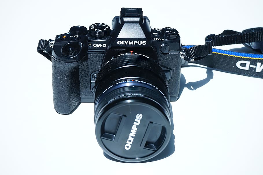 olympus, digitální fotoaparát, Fotoaparát, fotografování, výrobce, fotografie, e-m1, fotoaparát - fotografické vybavení, objektiv - optický přístroj, zařízení, fotografická témata, technologie, slr fotoaparát, izolovaný, studio shot, bílé pozadí, jeden objekt, elektronický průmysl, nikdo, Černá barva, detail, fotografické vybavení, uvnitř, stálý život, vystříhnout, sdělení, kopie prostor, západní skript, stavební vybavení, 5K