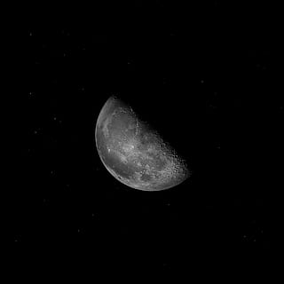 planeta cinzento, papel de parede digital da lua, noite, lua, planeta, cratera, Sombrio, meia-lua, Estrela, céu, detalhe, cinzento, objeto, brilhando, brilho, ícone, placa, espaço, astronomia, scenics - natureza, beleza na natureza, lua planetária, tranquilidade, superfície da lua, cena tranquila, visão de baixo ângulo, natureza, ninguém, idílico, majestoso, copie o espaço, ao ar livre, céu limpo, astrologia, espaço e astronomia, eclipse, 720P, CC0, domínio público, royalty free