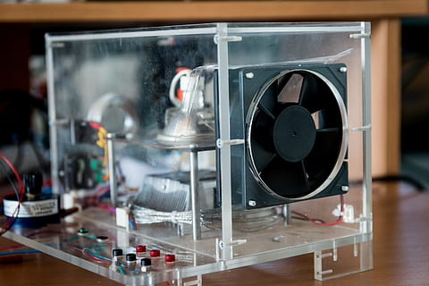 elektronika, technologie, Věda, tech, automatizace, zařízení, uvnitř, nikdo, detail, stroje, vybavení domácností, hudba, spotřebič, zaměřit se na popředí, průmysl, umělecká kultura a zábava, domácího života, selektivní zaměření, domácí místnost, sklo - materiál, zdravotnictví a lékařství, domácí interiér, elektrické zařízení, 2K, CC0, veřejná doména, bez autorských práv