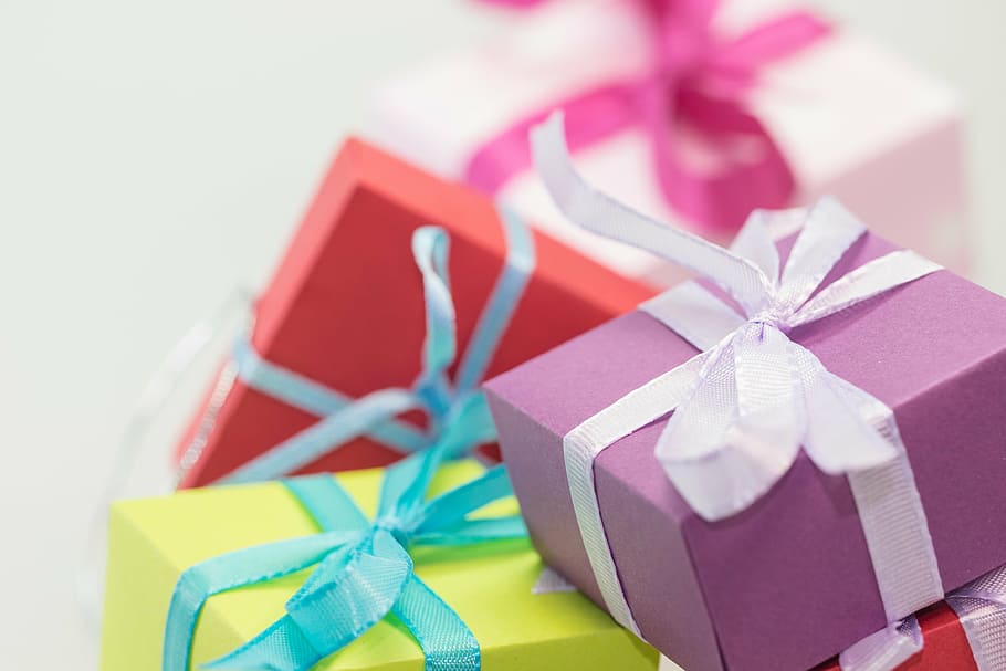 çeşitli, hediye kutusu çok, Hediyeler, paketler, yapılmış, döngü, paket döngüsü, Noel, Noel dekorasyonu, vermek, gelişi, paketlenmiş, hediye paketleme, sürpriz, anneler Günü, çocuk doğum günü, doğum günü, dekorasyon, sevinç, renkli, renk, hediye, kurdele - dikiş kalemi, bağlı yay, örtülü, hediye kutusu, ambalaj kağıdı, kutlama, Yılbaşı hediyesi, doğumgünü hediyesi, kurdele, yay, Kutu, kâğıt, kutu - konteyner, tatil, duygu, yıldönümü, kapatmak, insansız, yıllık etkinlik, küçük, 4K