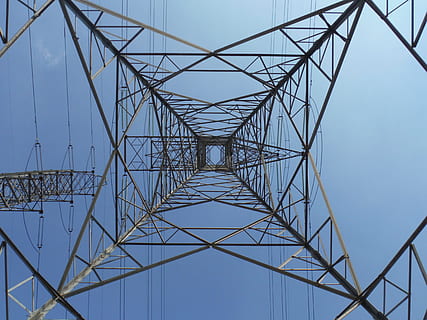 kabel, věž, elektřina, elektrický, vnější, elektrická věž, energie, nebe, ležící, elektrické kabely, modrý, světlo, vedení, inženýrství, kov, ocel, Napětí, elektrické vedení, elektřina pylon, paliva a energie, technologie, Napájení, průmysl, zdroj napájení, nebezpečí, drát, v řadě, symetrie, nosník, mřížka, vzor, spojení, čisté nebe, stavba, Příroda, architektura, nikdo, silueta, složitost, elektrické sítě, globální komunikace, přímo pod, abstraktní, soustředný, slitina, výše, 4K