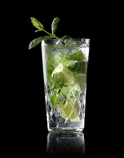 mojito, ron, bacardi, leaf, cocktail, mint leaf - culinary, studio shot, drinking glass, food and drink, black background, alcohol, drink, glass, refreshment, herb, indoors, food, lime, household equipment, hard liquor, citrus fruit, fruit, no people, rum, tropical drink, 2K, CC0, public domain, royalty free