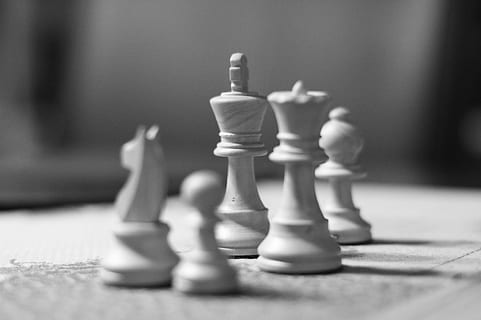 ajedrez, Bauer, estrategia, reina, Caballero, Rey, juego de mesa, juego, juegos de ocio, pieza de ajedrez, actividad de ocio, relajación, tablero de ajedrez, enfoque selectivo, adentro, de cerca, competencia, cultura de las artes y entretenimiento, nadie, habilidad, reto, naturaleza muerta, deporte, peón - pieza de ajedrez, rey - pieza de ajedrez, nivel de la superficie, caballero - pieza de ajedrez, reina - pieza de ajedrez, 5K, CC0, dominio público, libre de derechos