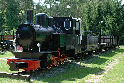 ferrovia, macchina, Tech, treno a vapore, treno, locomotiva, mezzi di trasporto, vapore, vecchio, vecchio stile, motore, modalità di trasporto, in stile retrò, antico, obsoleto, vagone, storia, motore a vapore, viaggio, stazione, piattaforma della stazione ferroviaria, ruota, treno - veicolo, albero, giorno, trasporto ferroviario, traccia, pianta, modo di trasporto, natura, trasporto pubblico, terra, all'aperto, nessuno, veicolo terrestre, scalo di manovra, 4K, CC0, dominio pubblico, privo di copyright