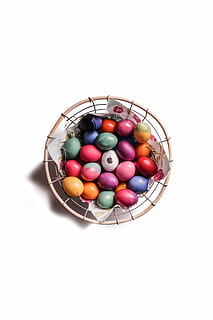 cestello, dipinto, uova, Mela, uovo, Pasqua, cestino, uovo di Pasqua, sfondo bianco, multicolore, girato in studio, contenitore, cibo, grande gruppo di oggetti, natura morta, vista dall'alto, in casa, nessuno, copia spazio, scelta, cibo e bevande, variazione, ritagliare, avvicinamento, cibo dolce, tentazione, 4K, CC0, dominio pubblico, privo di copyright