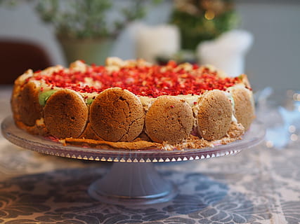 islagkag, fragilitat, macarrons, gerds, pistatxo, gelat de maduixa, gelat de vainilla, gelat, gel, pastís, postres, menjar dolç, menjar i beguda, dolç, menjar, al forn, frescor, indulgència, temptació, llest per menjar, cakestand, centrar-se en primer pla, fruita, menjar poc saludable, taula, cap gent, dia, primer pla, maduixa, pastís - postres, pastís de fruita, berenar, 4K, CC0, domini públic, lliure de regalies